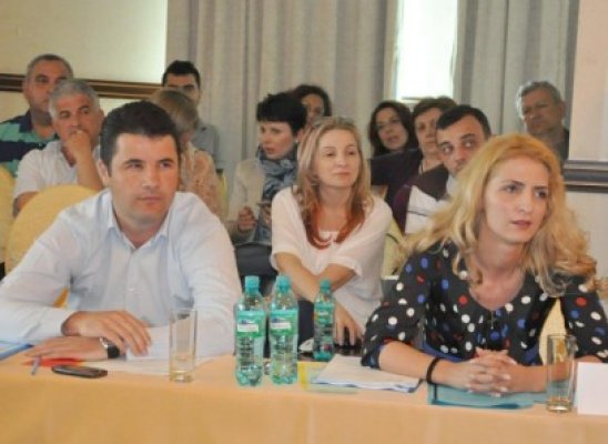 Consilierii locali PDL Sorina Tuşa şi Iustin Fabian Roman au refuzat să participe la şedinţa Consiliului Local